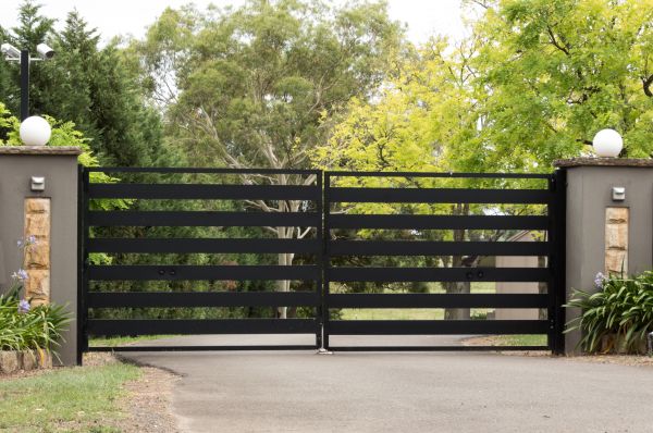 Minneapolis Driveway Gate Service